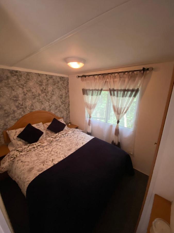 Unique Caravan With Outdoor Space Ballantrae Exterior foto