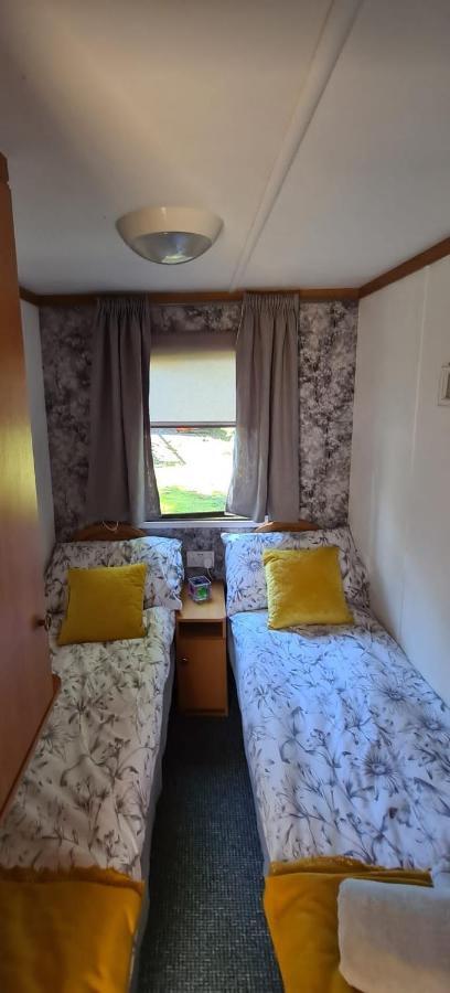 Unique Caravan With Outdoor Space Ballantrae Exterior foto