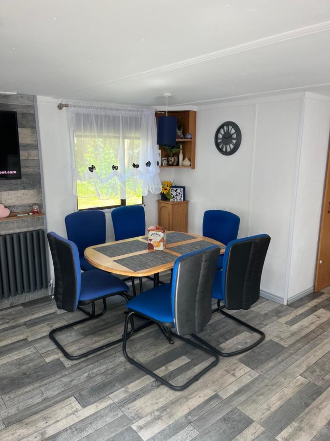Unique Caravan With Outdoor Space Ballantrae Exterior foto
